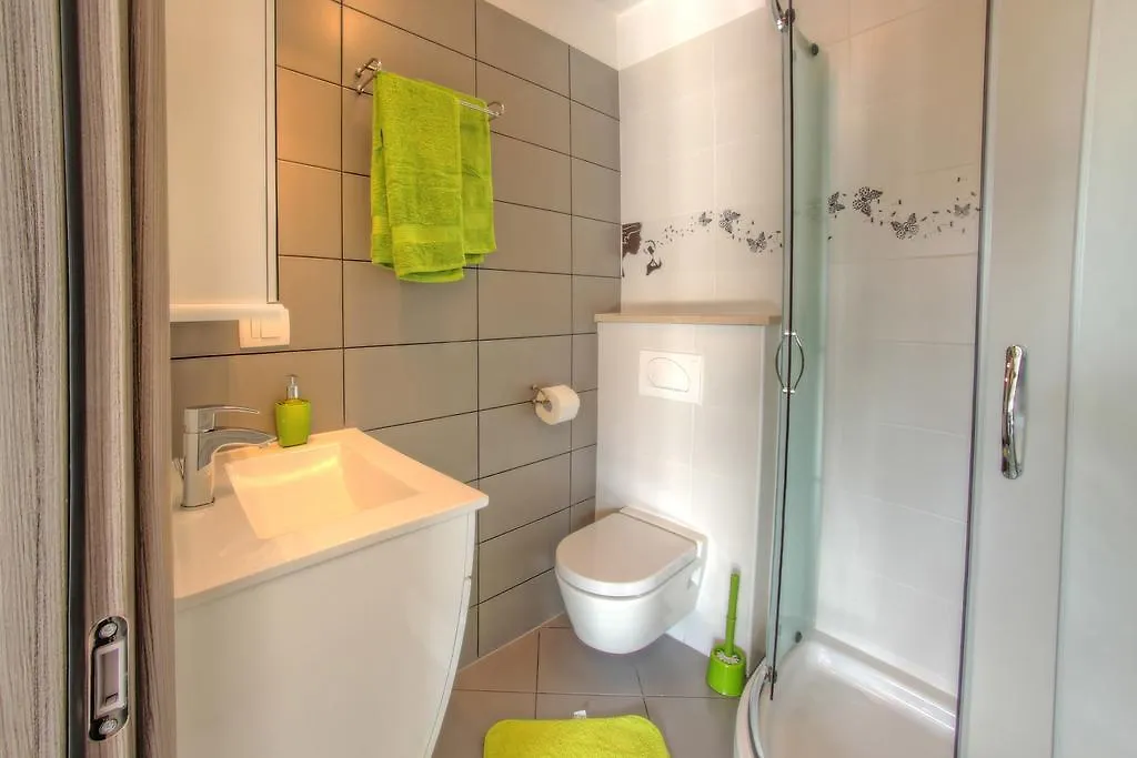 רוביני Apartments Nebuloza